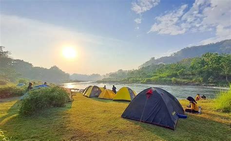 Suasana Menyegarkan Ini Rekomendasi Spot Camping Dekat Sumber Air Di