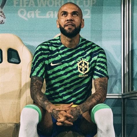 CHOQUEI On Twitter FAMOSOS Daniel Alves Teve Novo Pedido De