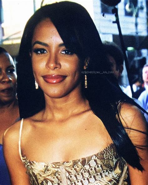 Aaliyah Haughton On Instagram Aaliyah At The Essence Awards 2001