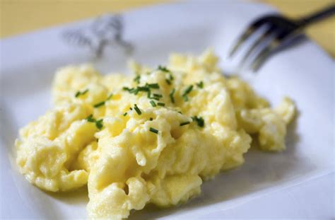 1 Minute Microwaved Scrambled Eggs Yes You Can