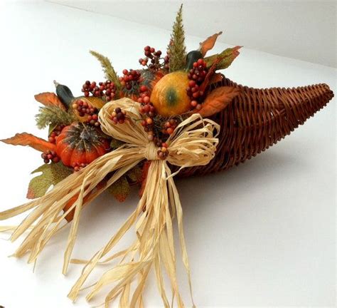 40 best Cornucopia Centerpieces images on Pinterest | Cornucopia craft ...