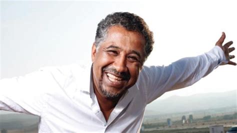 La chanson «C’est la vie» de Cheb Khaled interprétée par le groupe ...