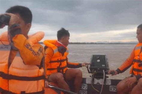 4 PCG Rescuers Missing After Boat Capsizes Off Cagayan ABS CBN News