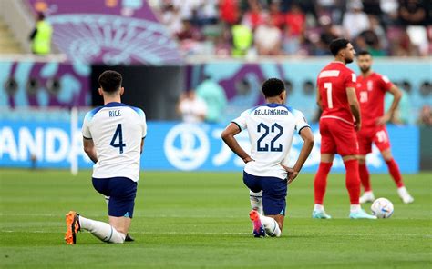 イングランド W杯初戦“片膝立ち”で人種差別へ抗議 腕章着用は断念でネット「fifaにはガッカリ」― スポニチ Sponichi Annex サッカー