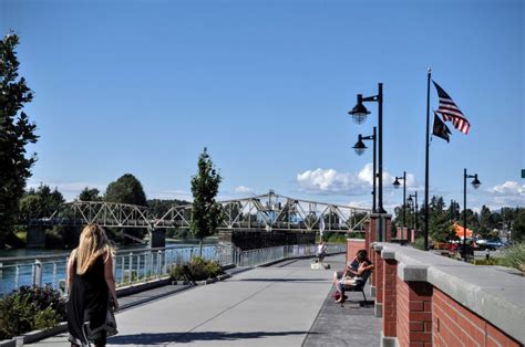 spending  day  mount vernon washington explore washington state