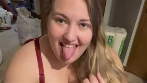Calda Moglie Fa Un Pompino E Ingoia Bbw Xhamster