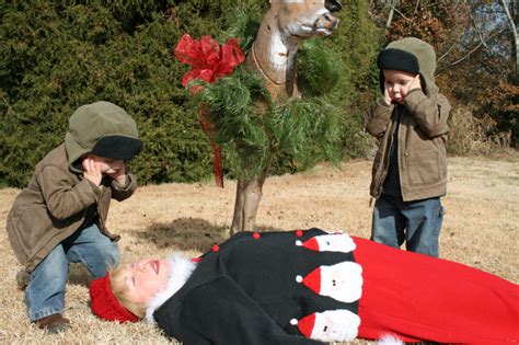 The 25 Funniest Family Christmas Portraits of All Time