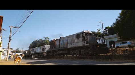 Quando O Trem Carregado Acorda O Cachorro Trem Carregado Subindo A