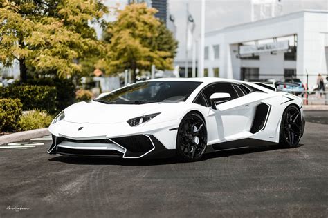 White Lamborghini Aventador SV - Brixton Forged™