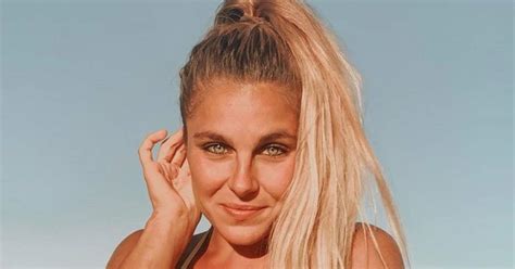 Ivana Icardi Presume De Embarazo En Bikini En La Playa Junto A Hugo Sierra