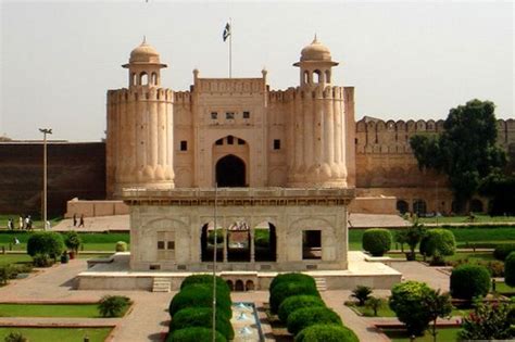 10 Must Visit Castles In Pakistan