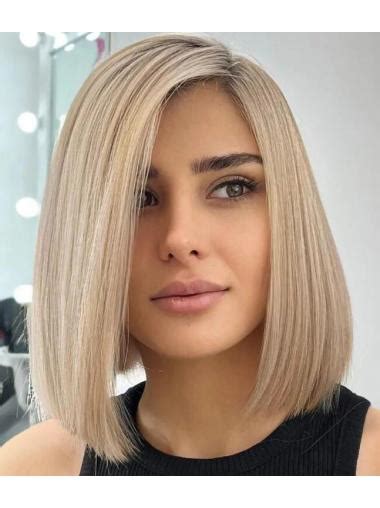 Chin Length Straight Blonde Bobs Fashionable Bob Wigs