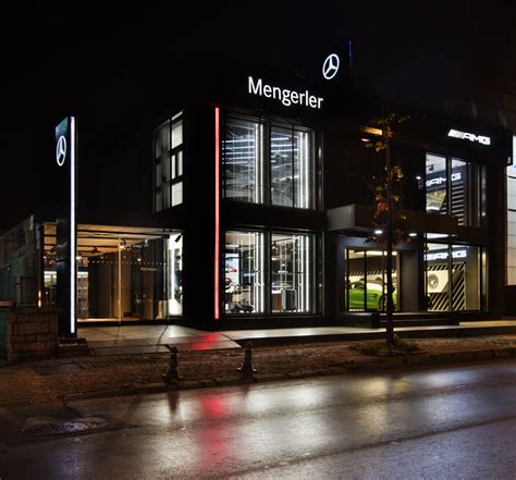 A Strong Presentation Of Space Mercedes Benz Amg Digital Showroom