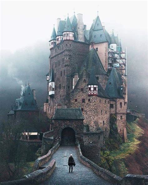 Solve Eltz Castle Jigsaw Puzzle Online With Pieces