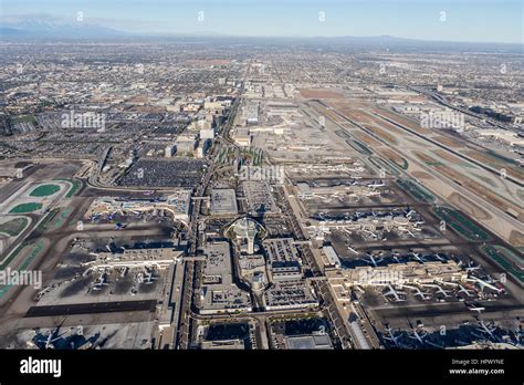 Lax Airport Runway High Resolution Stock Photography And Images Alamy