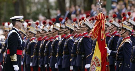 Las Mejores Imagenes Del Desfile De Las Fuerzas Armadas En El Dia De La Fiesta Nacional