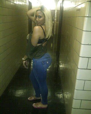 Latina And Brazilian With Long Nails And Long Toenails Porn Pictures