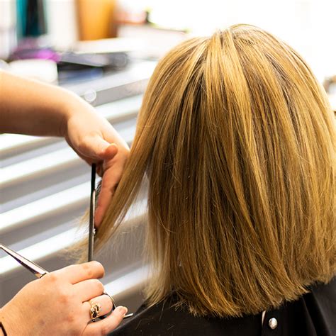 3 Flirty Layered Haircuts For Women Over 50, According To A Hair Expert ...