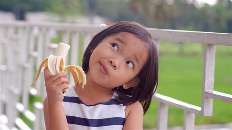 Por que você deveria parar de comer bananas no seu café da manhã