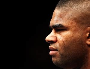 Comiss O Exige Que Overeem Se Explique Para Ser Liberado Para Lutar