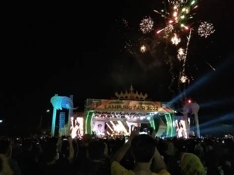 The Virgin Meriahkan Panggung Malam Penutupan Lampung Fair