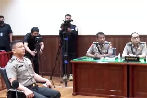 Simak Alasan Ferdy Sambo Masih Harus Kenakan Pakaian Dinas Victory