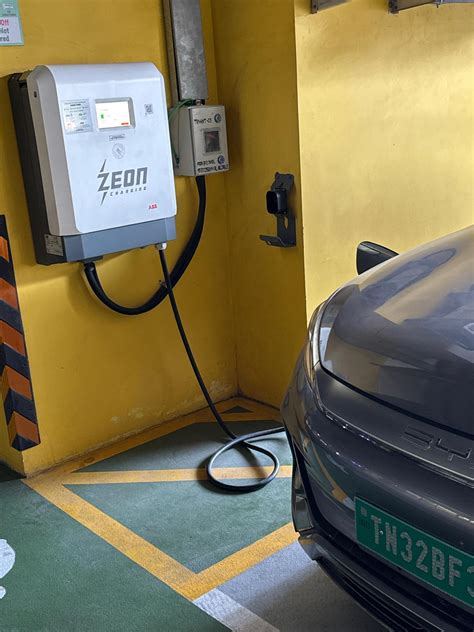 Zeon Charging 24kW DC CCS Charger 7 4kW AC Type2 Charger Chennai