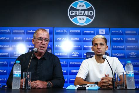 Gabriel Teixeira Apresentado Oficialmente No Tricolor