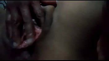 Indian Se Masturba Y Termina Mojada XVIDEOS