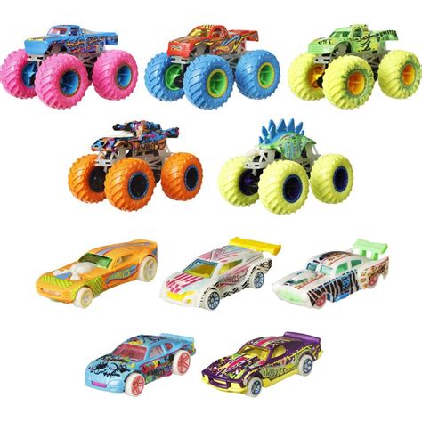 Set Masinute Hot Wheels Monster Trucks Glow In The Dark Collection 10 Masinute Scara 1 64