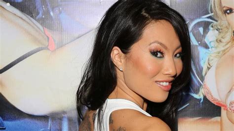 37 Times Pornstar Asa Akira Was The Funniest Person On Twitter News