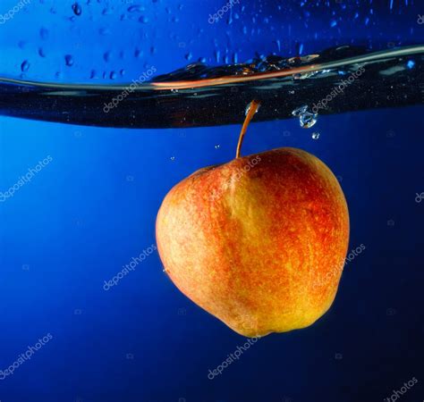 Apple Float Under Water — Stock Photo © Mrbrightside 5238075