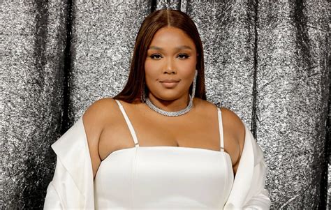 Lizzo Retracts Gap Year Comment Its A Grind Year