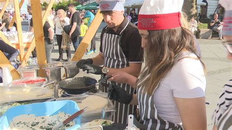 Prolje E U Tuzli Na Trgu Slobode Tokom Vikenda Food Fair Youtube