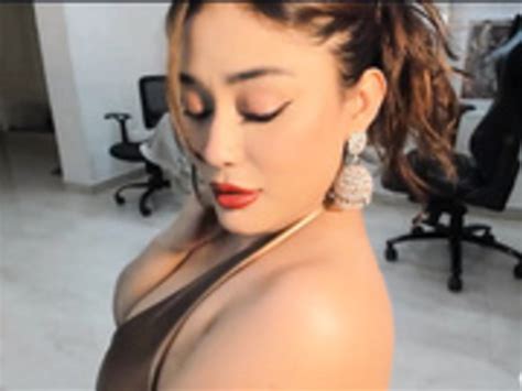 Goddessanna Non Nude Teasing