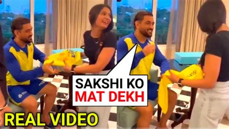 Ms Dhoni Heart Winning Gesture To A Crying Fan Girl Ms Dhoni Meet Fan Girl Video Csk Ipl