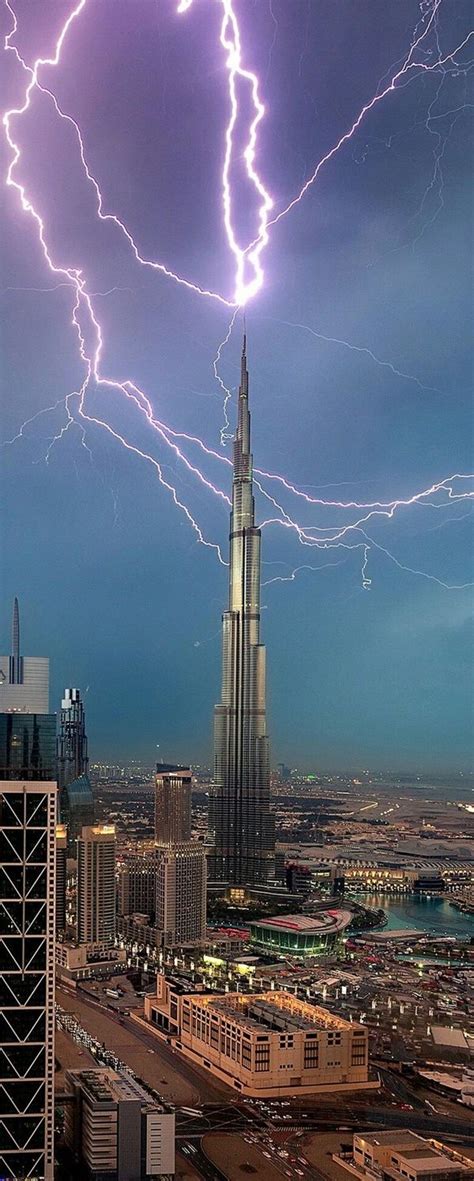 45 Examples Of Burj Khalifa Photography You Cant Ignore Lightning