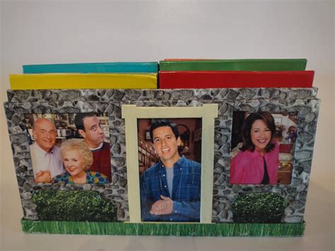 Everybody Loves Raymond Complete Series Giftset Dvd Missing Top Of The