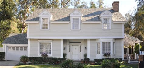 Tesla Unveils Solar Roof Options Gets Closer To Off The Grid Future House Autoevolution