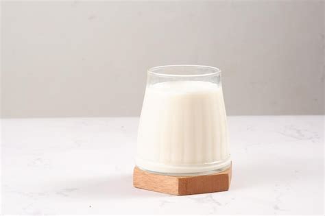 Un Vaso De Leche Foto Premium