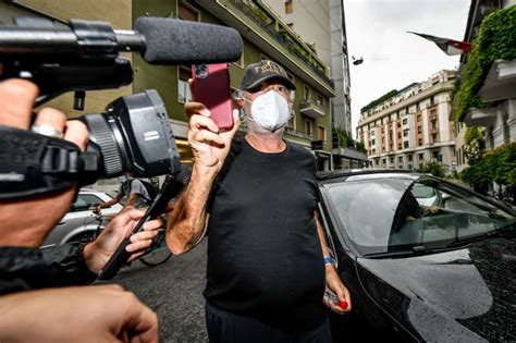 Flavio Briatore Arriva A Casa Di Daniela Santanche Per La Quarantena