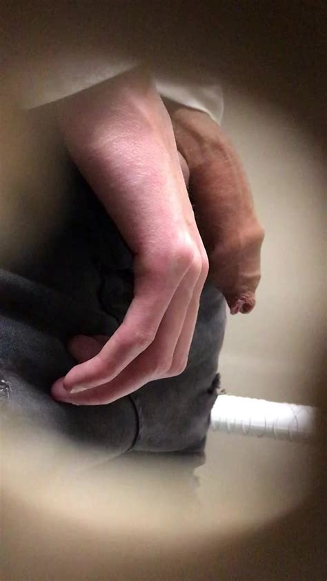 Pissing Guys Hung Cock Piss Spy