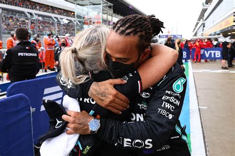 Lewis Hamilton Et Angela Cullen Se Séparent