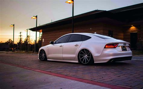 Audi A8 HD Wallpaper: Elegant Performance on Display