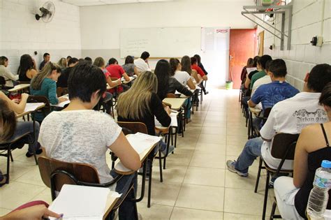 Walter Magui Em Foco Vestibular Da Funvic Atrai Milhares De Pessoas