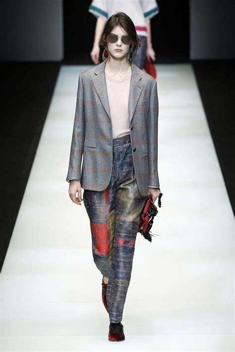 Giorgio Armani Ready To Wear Fashion Show Collection Fall Winter