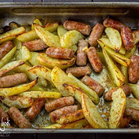 Salsiccia E Patate Al Forno La Video Ricetta Di Mangia Bevi Godi Artofit