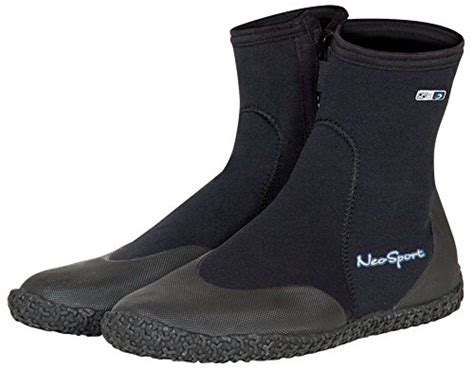 10 Best Kayak Shoes – Keep Your Feet Warm And Dry In 2022