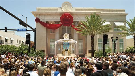 La Chiesa Di Scientology Inaugura Il Nuovo Centro Informativo Dinamico Nel Centro Della Città