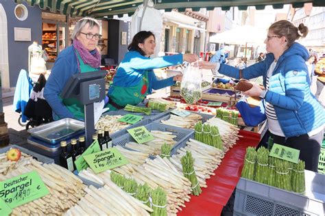 Wird das Kilo Spargel im Mai günstiger Nachgehakt auf dem Wochenmarkt